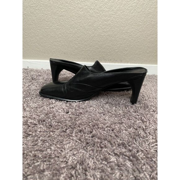 CORDANI Black Leather Slip Ons Mule Heels Size 6 - Picture 13 of 13